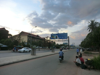 カンボジアの車事情その2.jpg